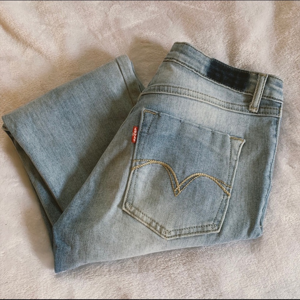 Levi’s Light Wash Denim Jeans